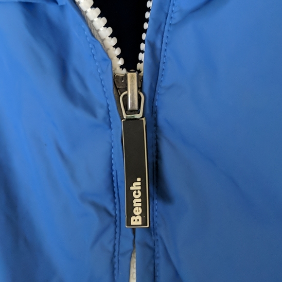 BENCH | Lightweight Windbreaker - Picture 5 of 7